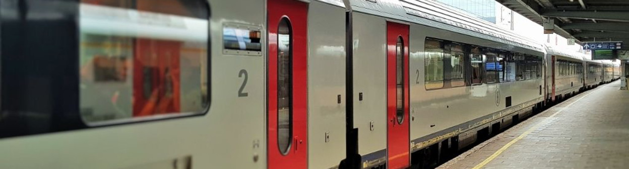 A Belgian IC train formed of I11 coaches