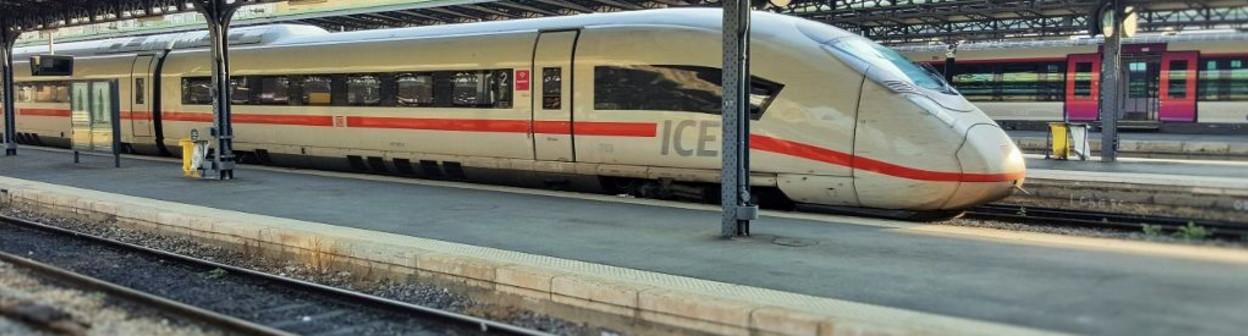 An ICE Velaro D train arrives at Paris Est