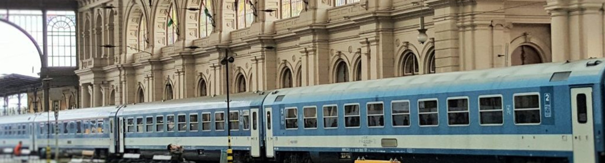 A MAV IC train in Budapest-Keleti station