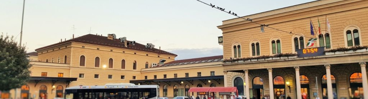 The main departure hall is to the right, the Ovest entrance is on the far left