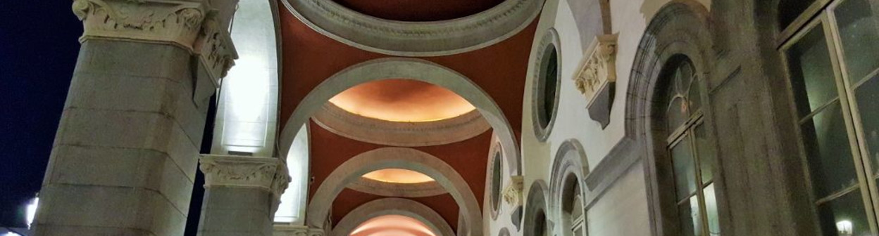 The arcade at the front of Torino Porta Nuova station