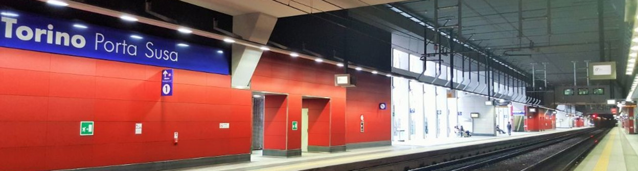 The long platforms/binari at Torino Porta Susa