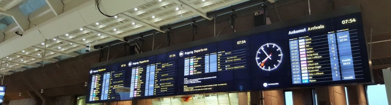 The main departure concourse at Oslo S station