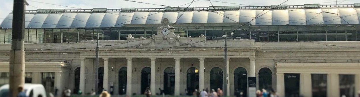 A view of the main entrance to Montpellier St-Roch station on Place Auguste Gilbert