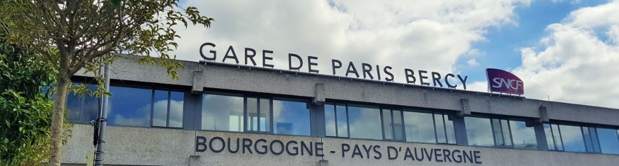 The exterior of the front of Paris Bercy Bourgogne station