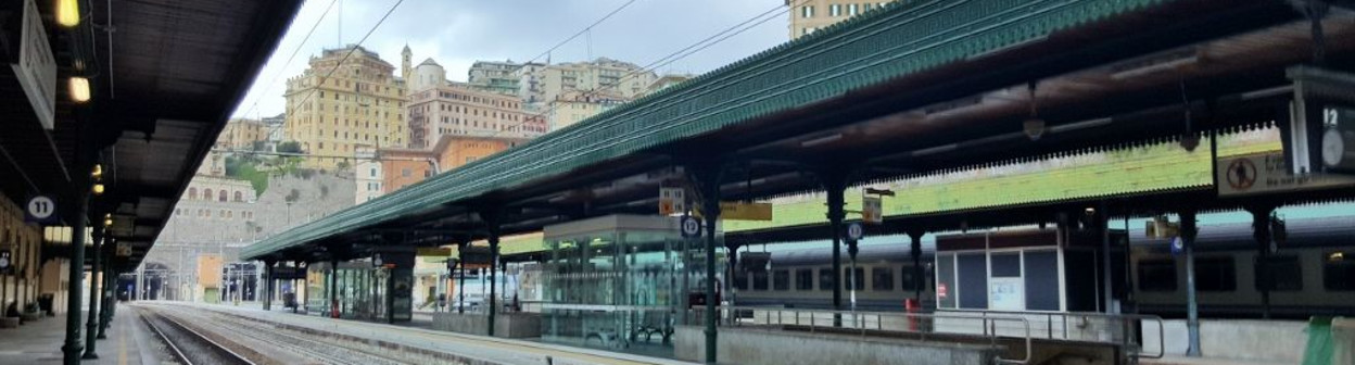 The main platforms/binari at Genova Piazza Principe station