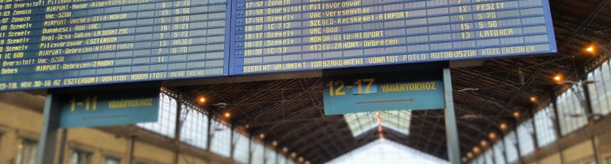 The departure board on the main concourse at Nyugati station