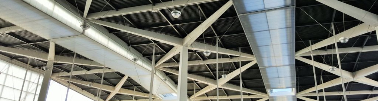 Looking from the concourse towards vias 1-6 at Joaquin Sorolla station