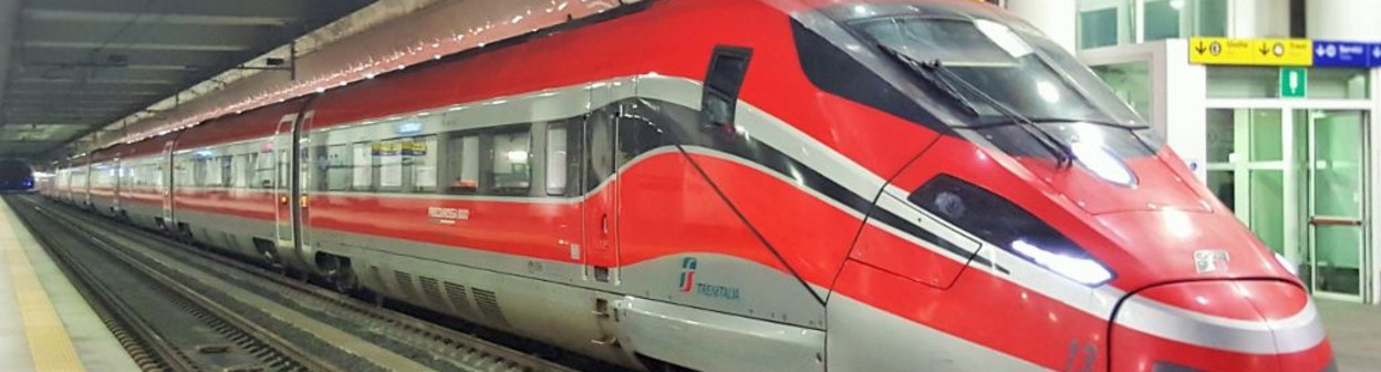 A Frecciarossa 1000 train has arrived in the AV (high-speed) station