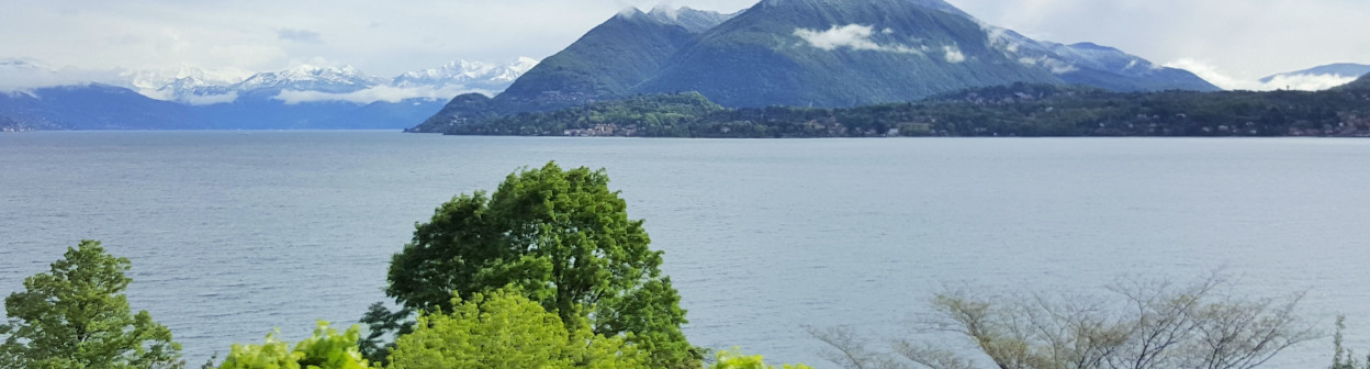 Between Arona and Stresa