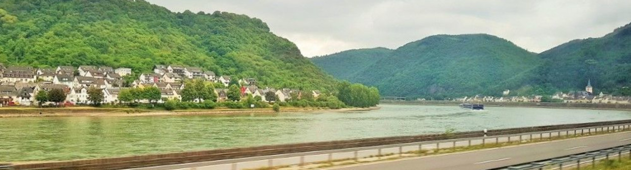 Through the Rhine Valley between Boppard and Koblenz