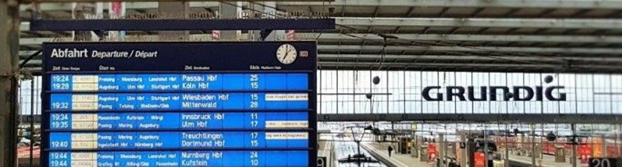 The departure board at Munchen Hbf