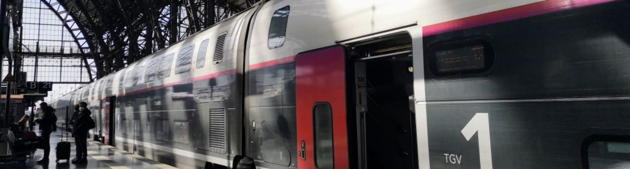 A TGV awaits departure from Frankfurt (Main)