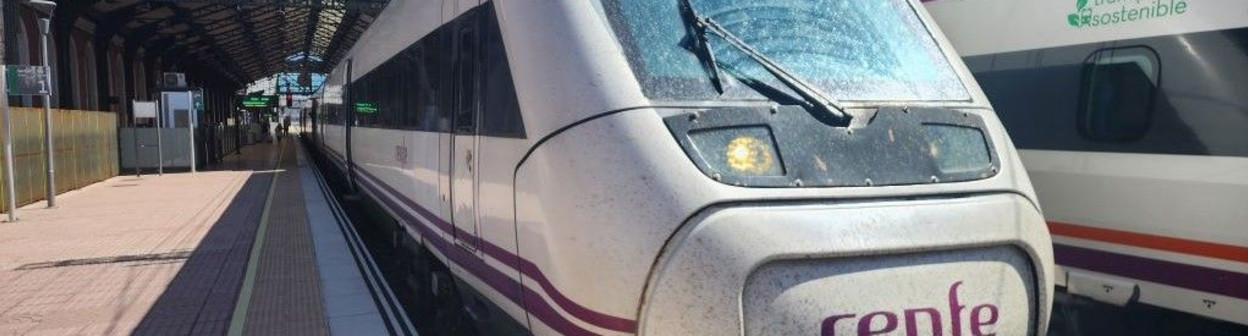 An Alvia 102 train