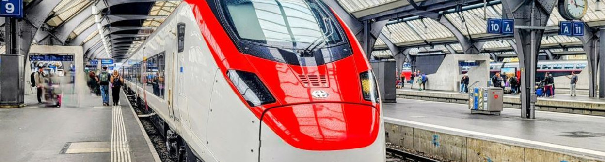 A Giruno train awaits departure from Zurich HB station