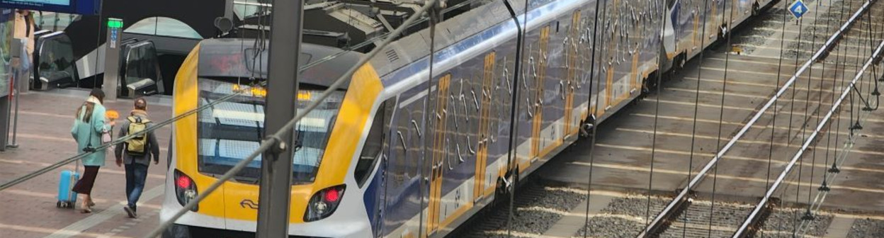 Boarding a Sprinter train at Rotterdam Centraal