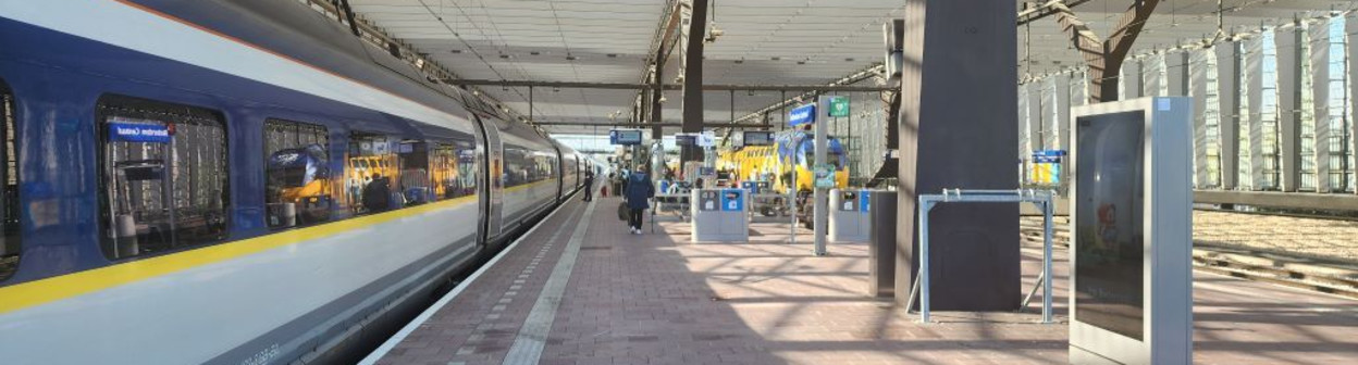 A Eurostar train from London has arrived in Rotterdam