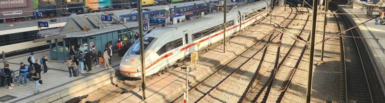 From Frankfurt to Hamburg by train