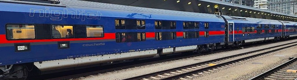 A Nightjet New Generation train awaits departure from Wien Hbf