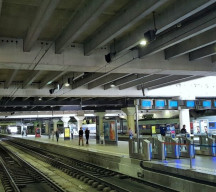 A view of the voies/platforms/tracks at Paris Montparnasse