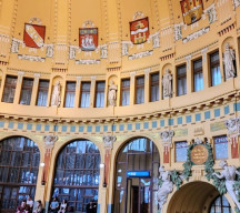 The older main entrance hall at Praha hl.n