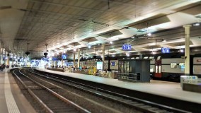 The platforms under the concrete roof at Bern station