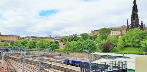 train journey time london to edinburgh