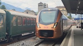 A Traverso train operated by SOB arrives in Locarno
