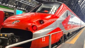 A Frecciarossa 700 train in Milano Centrale