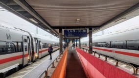 Connecting between ICE trains Fulda