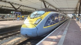A Eurostar e320 train in Rotterdam Centraal station