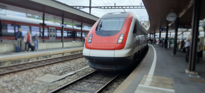 Front view of an ICN train 