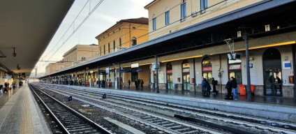 The main station at Bologna Centrale, the view is of binario 3 from binario 4