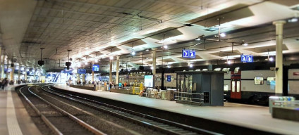 The platforms under the concrete roof at Bern station