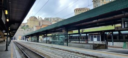 The main platforms/binari at Genova Piazza Principe station