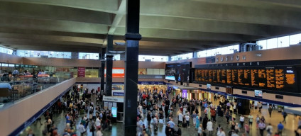 The main concourse at Euston, the access to the trains is under the departure board