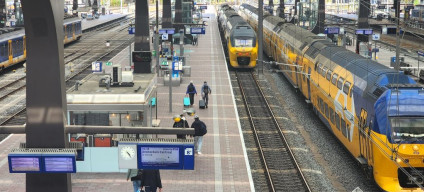 Looking down on the platforms/spoors at Rotterdam Centraal