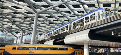 Train and bus connection at Den Haag Centraal