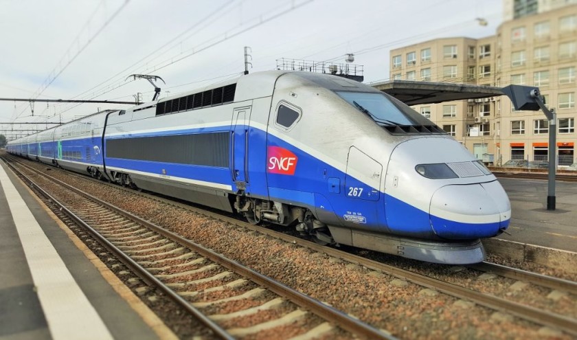A TGV Duplex train in the blue/grey colour scheme