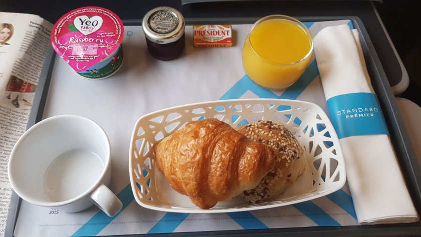 A Standard Premiere breakfast tray on a Eurostar e320 train