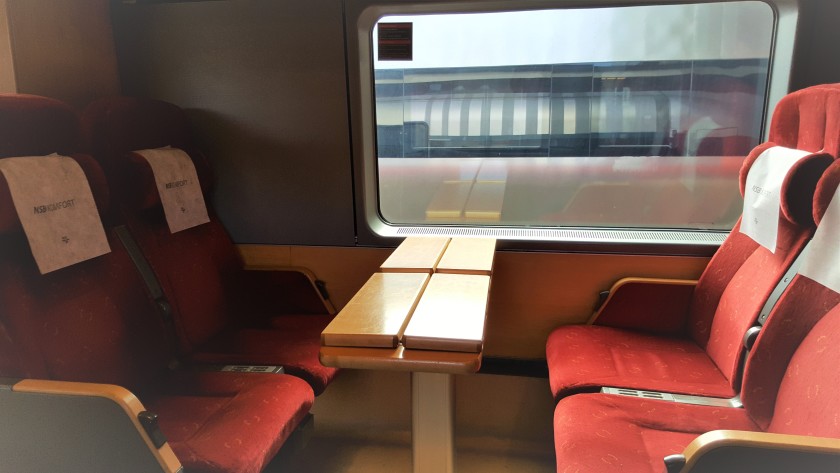 Semi-open compartment seats are available on some of the Regiontog trains