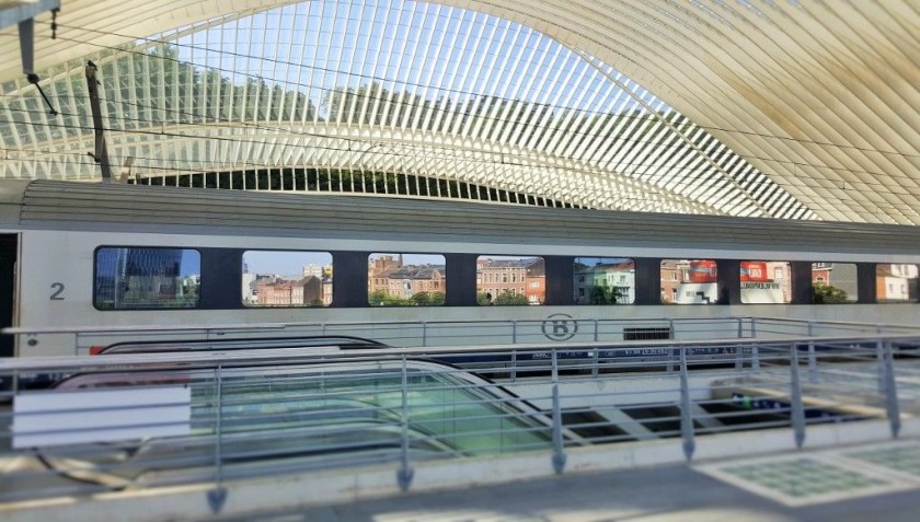 An IC train at Liège-Guillemins station