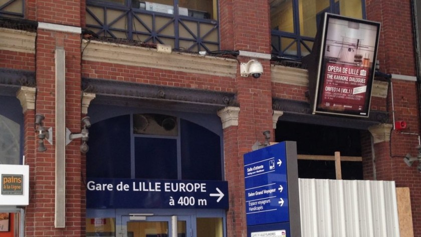 The sign on the concourse pointing the way to Lille Europe station