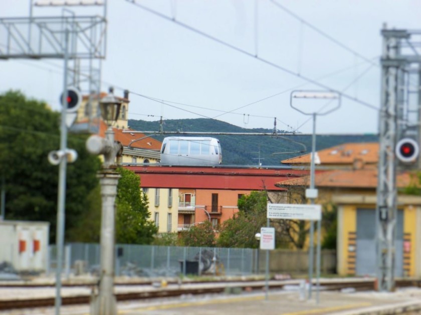 The mini-metro entering Fontivegge station pictured from the platforms/binari at Perugia station