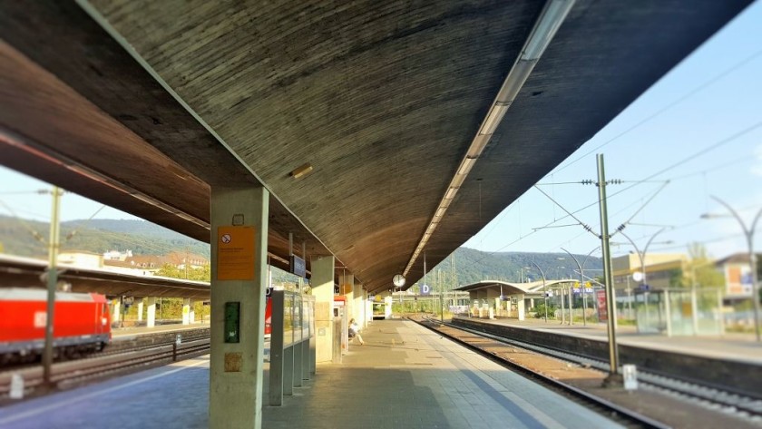 The modernist design at Heidelberg Hbf can be seen on its distinctive platforms
