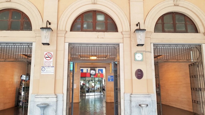 The side entrance to Palermo Centrale by the taxi rank and tram stop