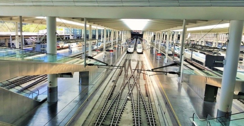 There are two sets of travellators and escalators on each platform in the high speed station, which lead up to level 1