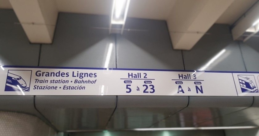 You'll be heading in the same direction (into Hall 3) no matter which voie your train will be departing from