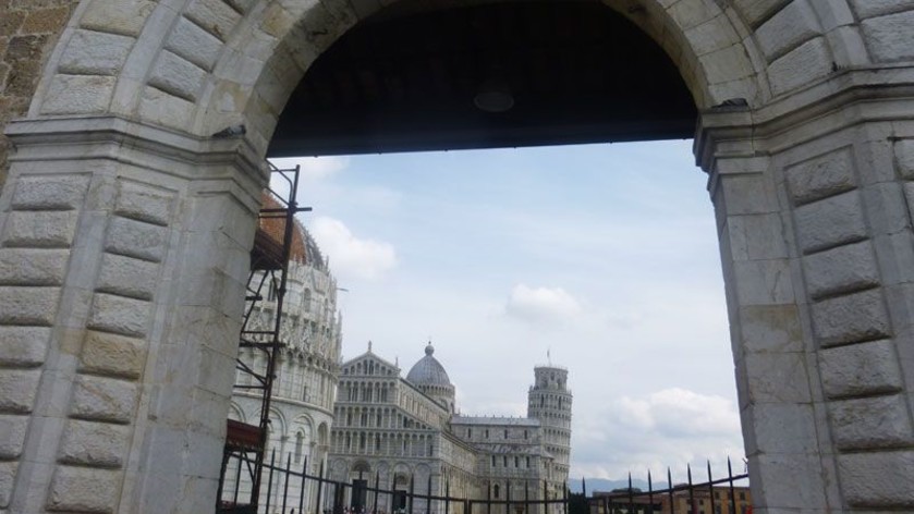 The archways which lead into the complex which house the tower are less than an 10 min walk from Pisa S. Rossore