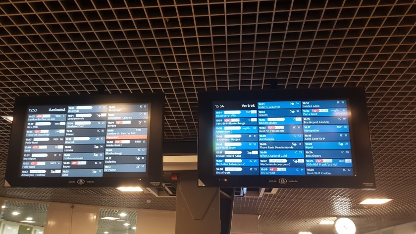 Train info summaries; grey = arrivals; blue = departures